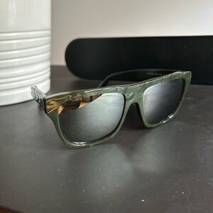 Alexander McQueen Green textured Sunglasses